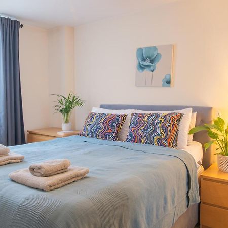 Stay In Our Stylish Flat! & Secure Building & Sleeps Up To 4 Бирмингем Экстерьер фото
