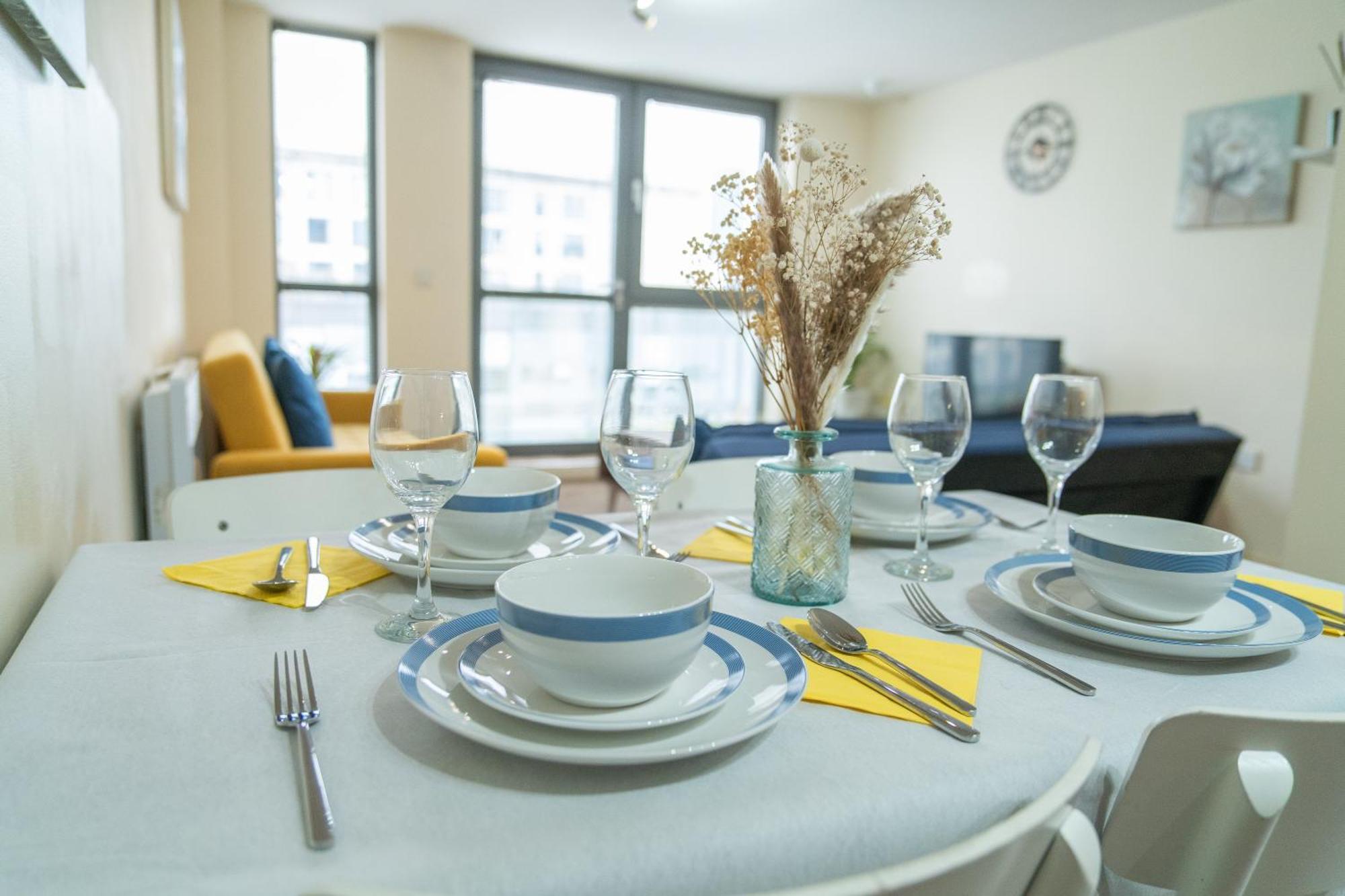 Stay In Our Stylish Flat! & Secure Building & Sleeps Up To 4 Бирмингем Экстерьер фото