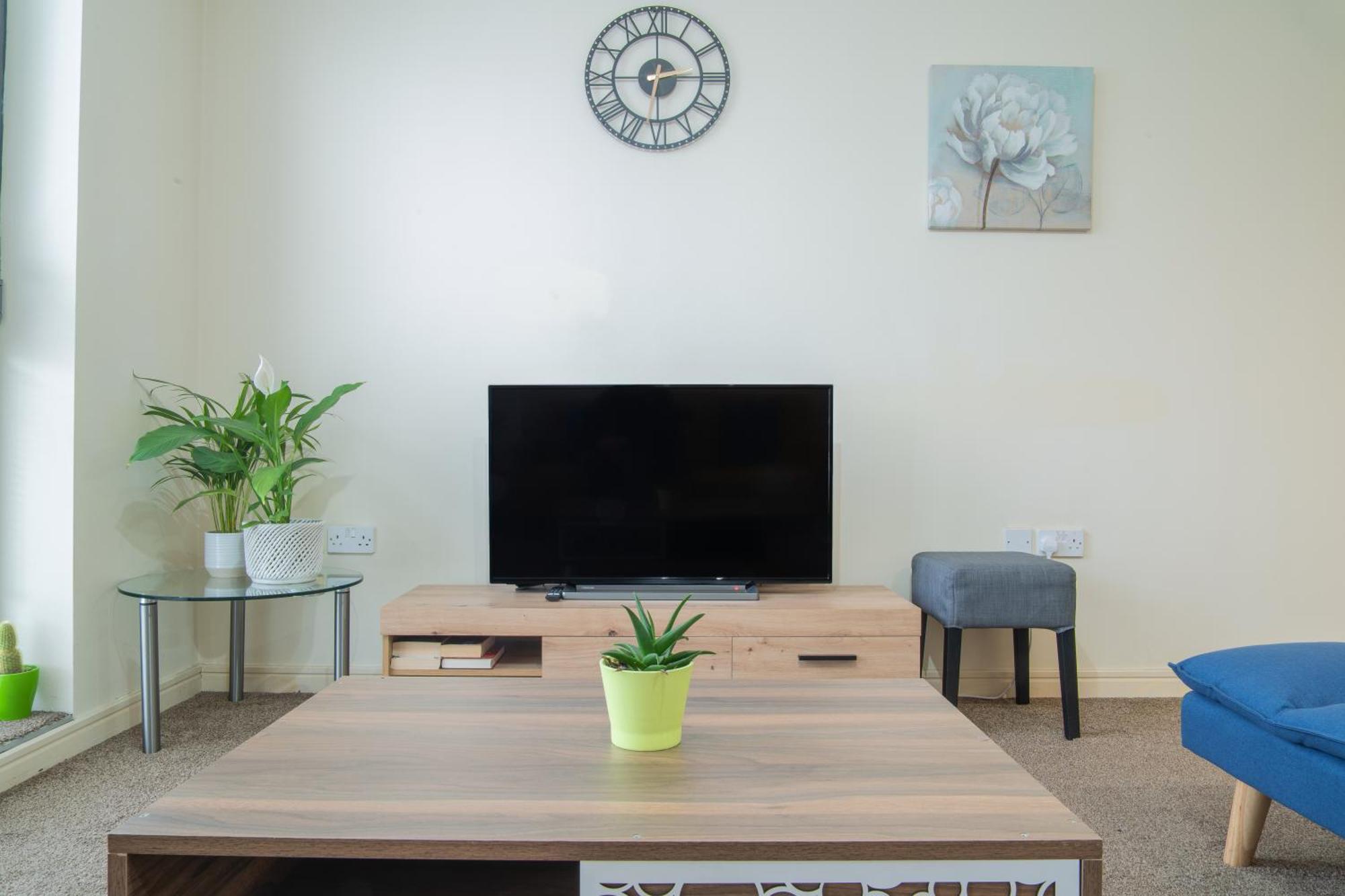 Stay In Our Stylish Flat! & Secure Building & Sleeps Up To 4 Бирмингем Экстерьер фото