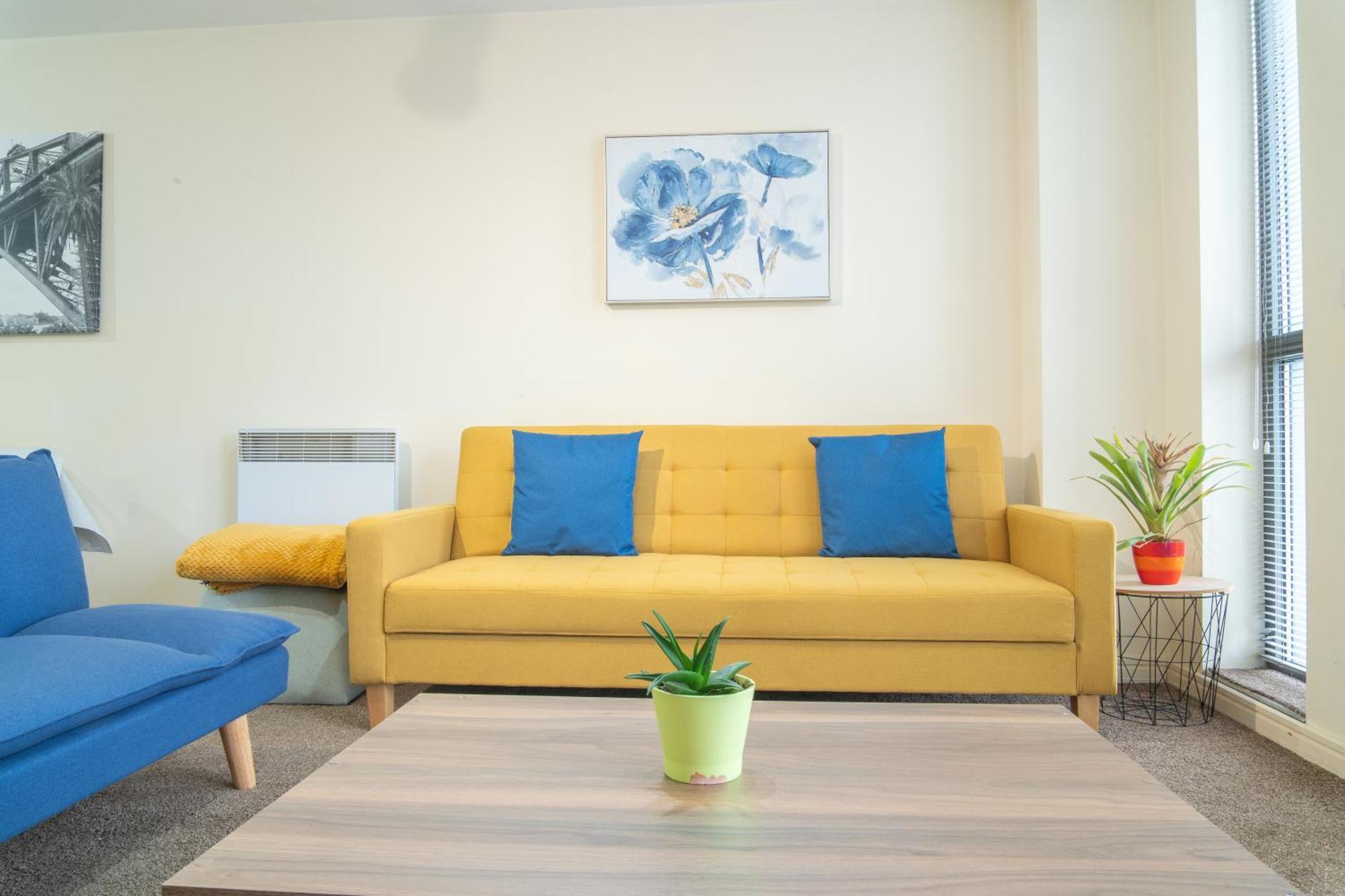 Stay In Our Stylish Flat! & Secure Building & Sleeps Up To 4 Бирмингем Экстерьер фото