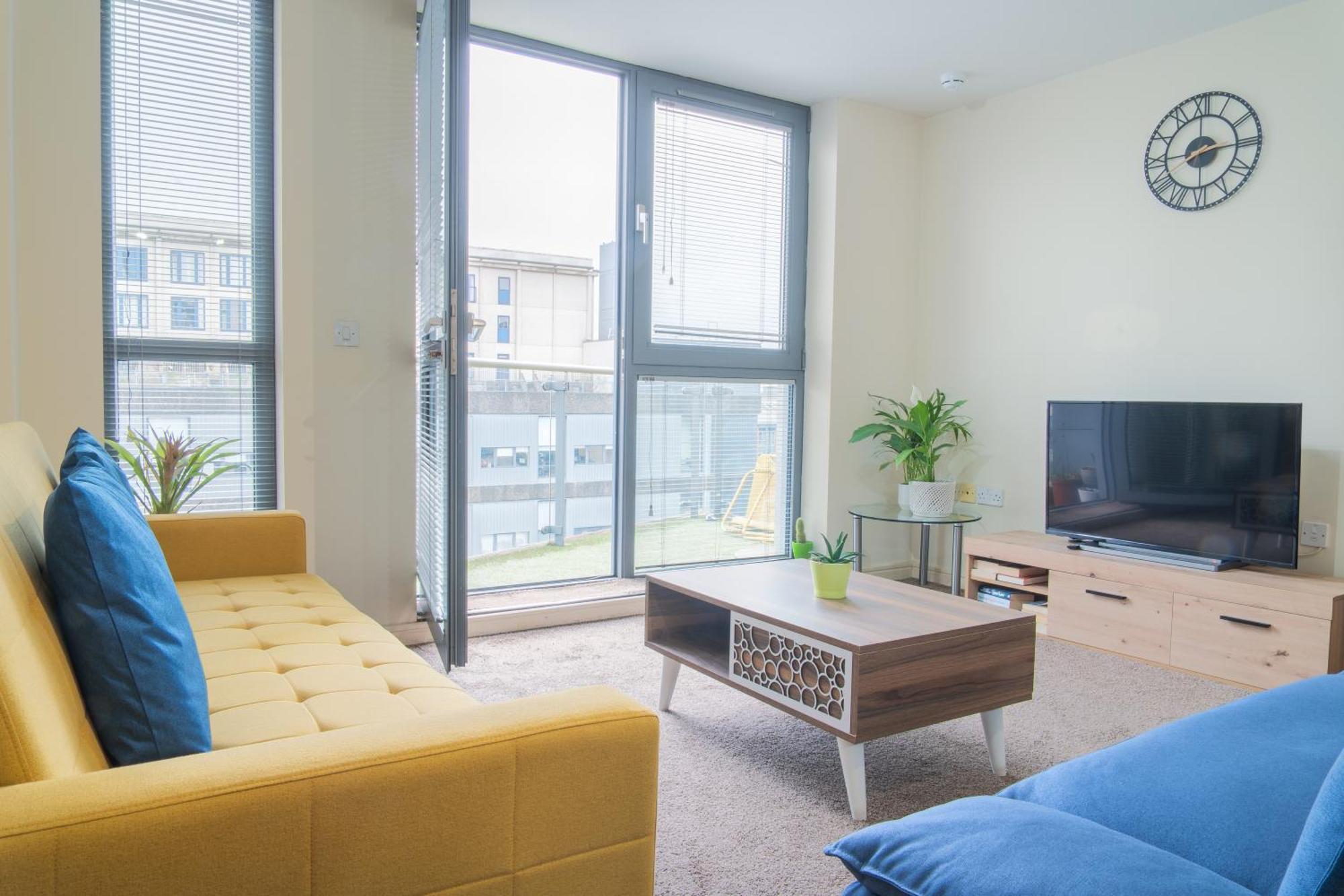 Stay In Our Stylish Flat! & Secure Building & Sleeps Up To 4 Бирмингем Экстерьер фото