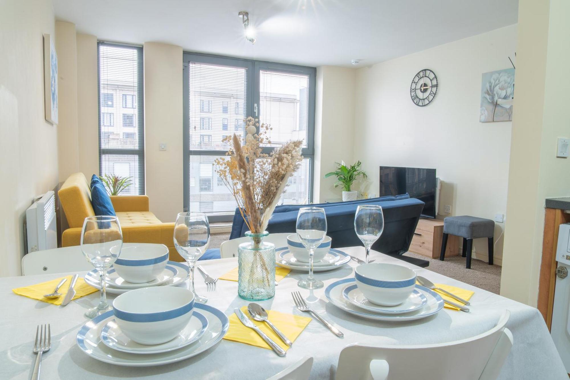 Stay In Our Stylish Flat! & Secure Building & Sleeps Up To 4 Бирмингем Экстерьер фото