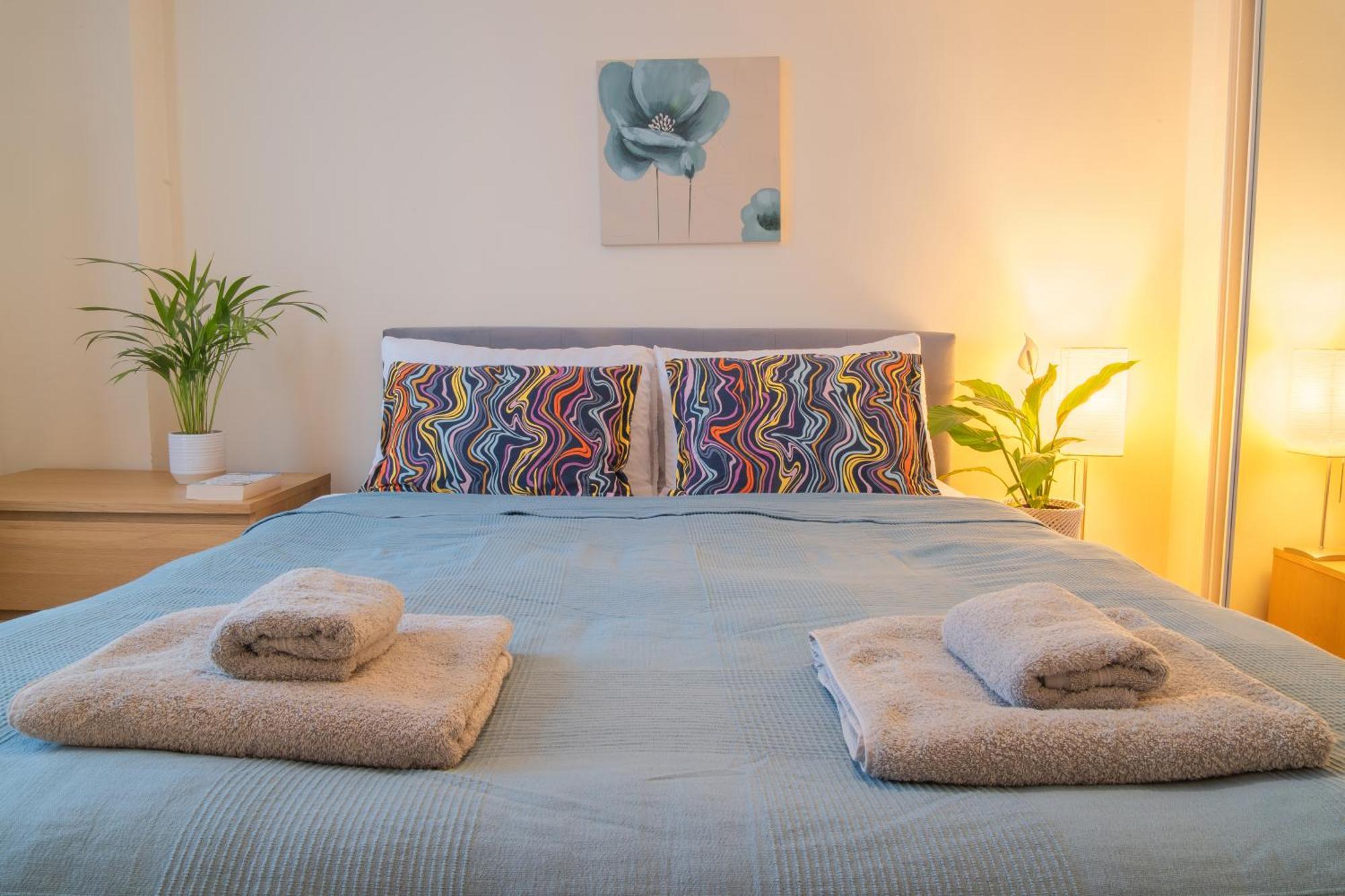 Stay In Our Stylish Flat! & Secure Building & Sleeps Up To 4 Бирмингем Экстерьер фото